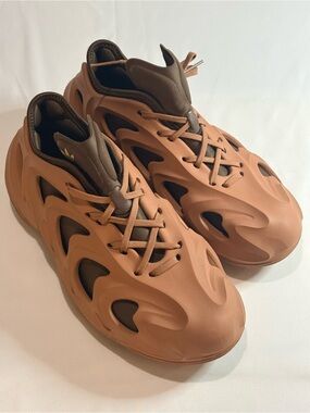 Adidas Originals Adifom Q Brown men’s size 10.5 slip on foam casual sneakers